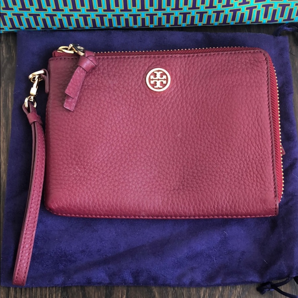 Tory Burch Large Pebbled Leather Wristlet